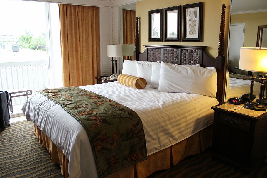 brown, wooden, bed frame, mattress, hotelroom, guestroom, florida, hotel, bed, travel