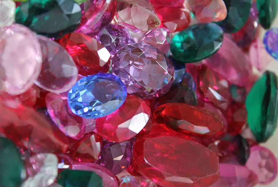 lote de piedras preciosas de varios colores, marrón, superficie, gemas, joyería, rubíes, joya, diamante facetado, piedras preciosas, joyas