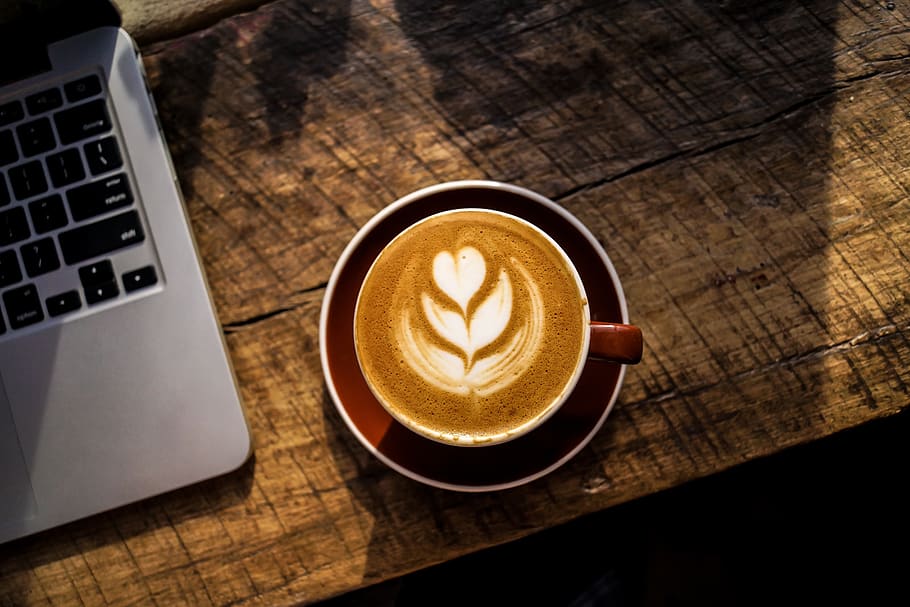 kopi, latte, cappuccino, kayu, meja, laptop, komputer, teknologi, bisnis, kantor
