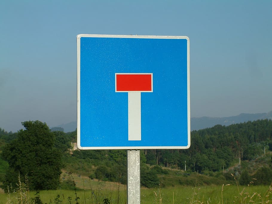 行き止まり, 交通標識, 道路標識, 注意, 終わりの通り, 青, 人なし, 赤, 道路, 木