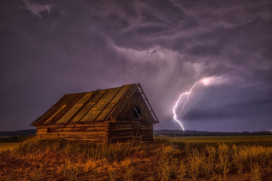 lightning near house, barn, lightning, bolt, storm, thunderstorm, clouds, night, shack, ranch