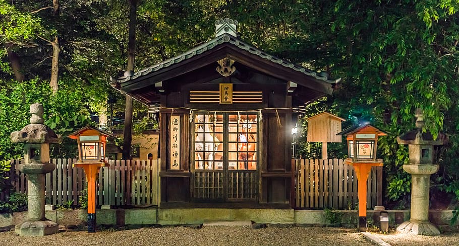 two, red, light posts, brown, wooden, house, brown house, trees, gion, kyoto