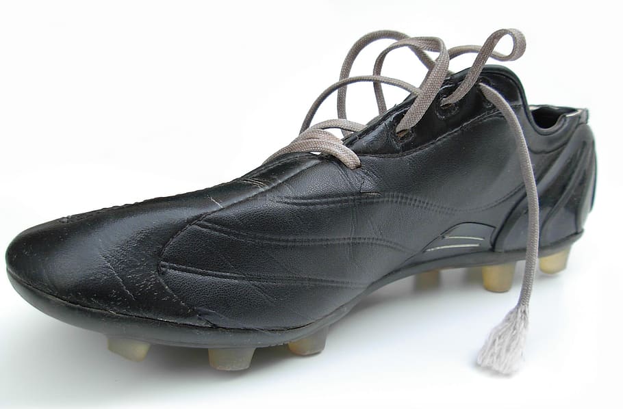 no emparejado, negro, tacos de fútbol, ​​blanco, superficie, zapato, pateador, bota de fútbol, ​​fútbol, moda