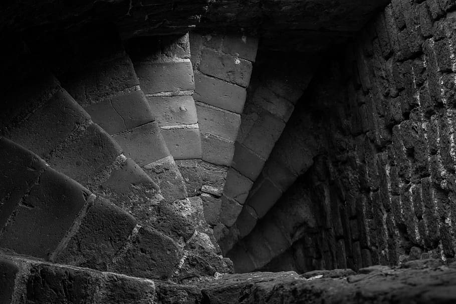 espiral, hormigón, escalera, fotografía en escala de grises, escaleras, piedra, lejos, abajo, ruina, castillo