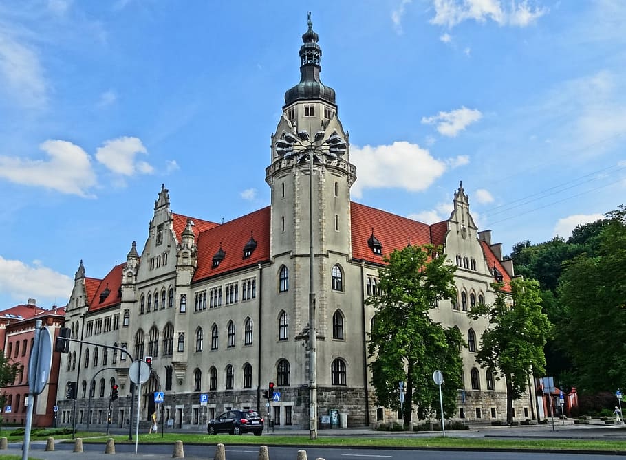 Tribunal distrital, Bydgoszcz, Polônia, construção, exterior, torre, arquitetura, histórico, europa, famoso lugar