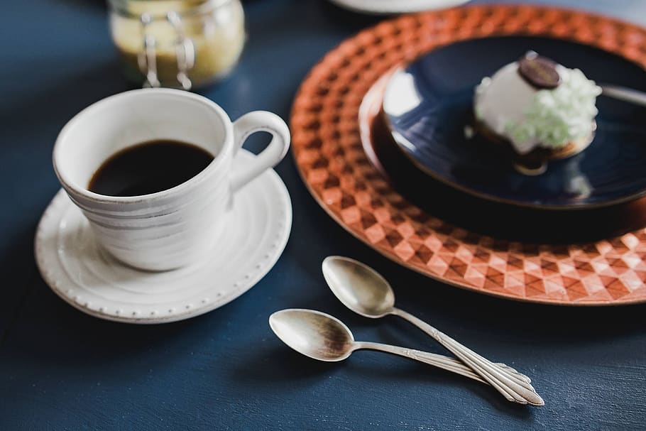 cake, food, tasty, delicious, chocolate, dessert, confection, saucer, Sweet, little