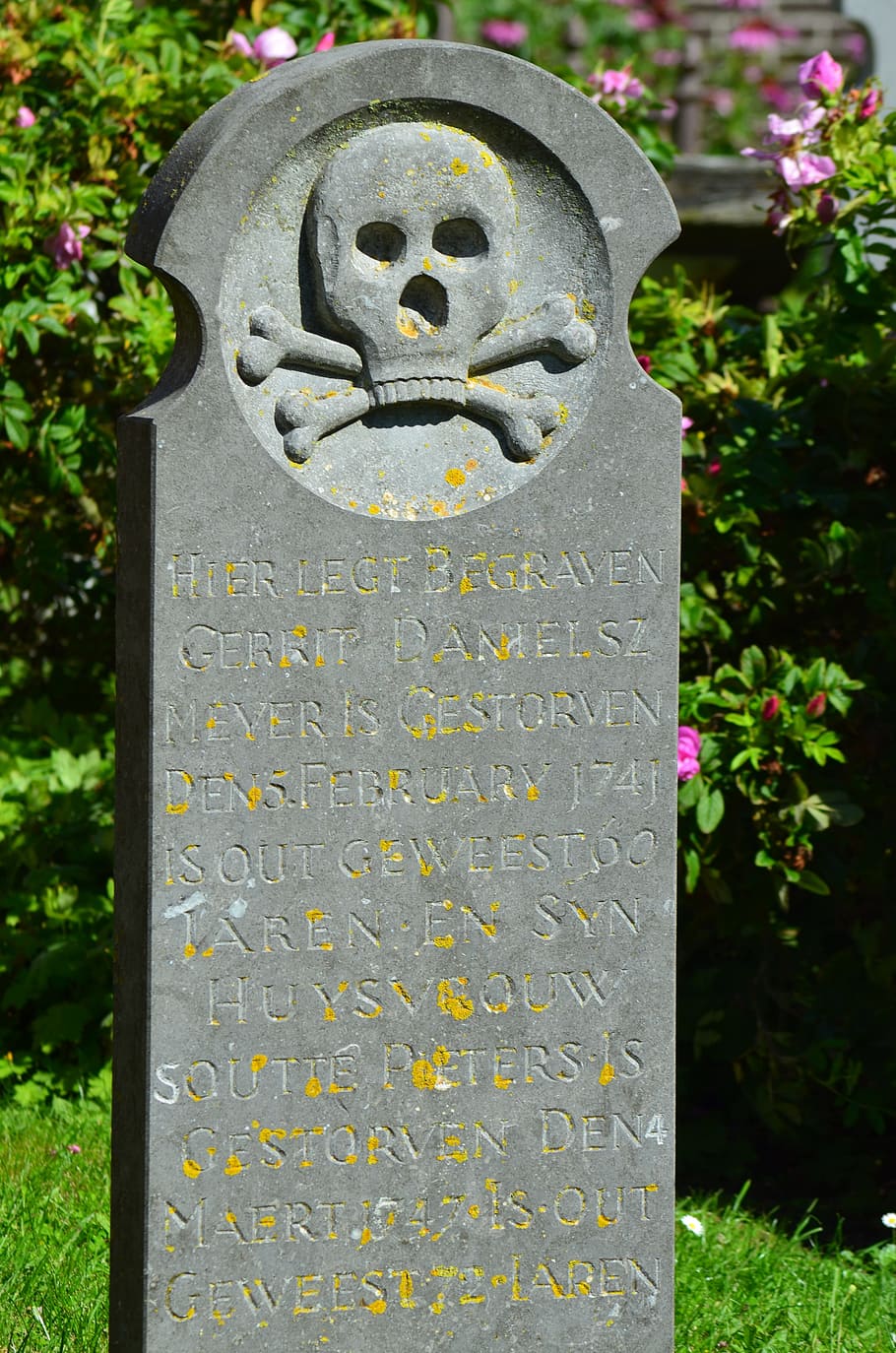 borkum, cemetery, tombstone, whalers cemetery, stone, island, sailors, skull and crossbones, historically, old