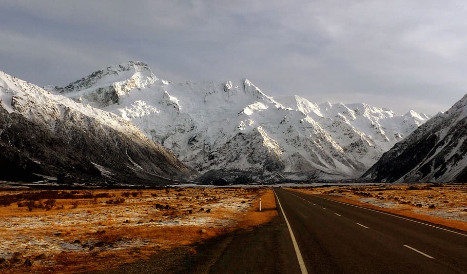 Gunung Sefton, Gunung Cook, NP, NZ, jalan beton melintasi pegunungan, gunung, jalan, transportasi, salju, langit