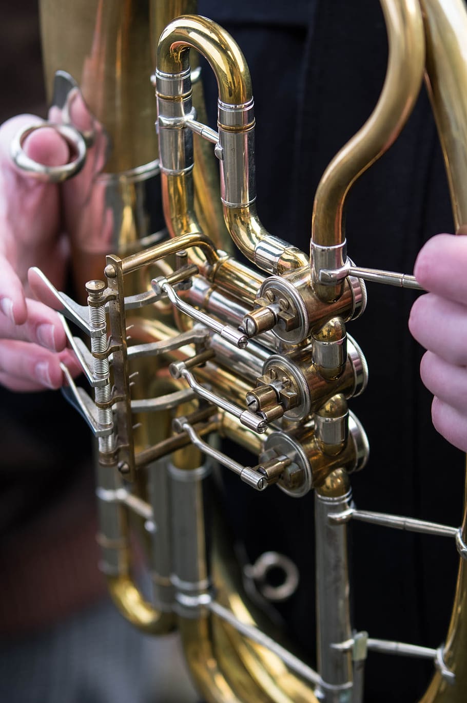 brass, equipment, instrument, music, brass instrument, close up, sounding instrument, tuba, feinmechanik, human hand