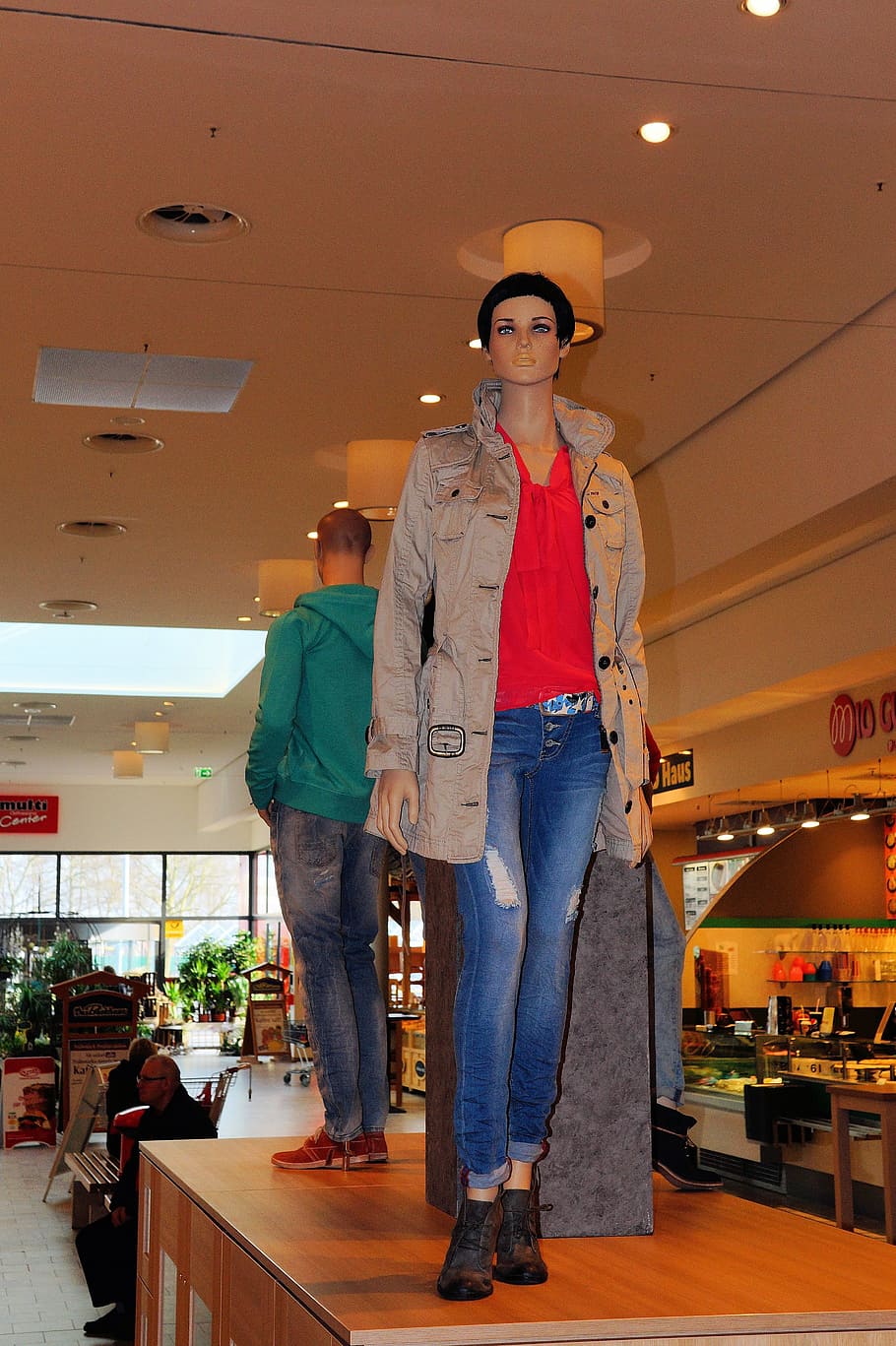 display dummy, fashion, jeans, pants, clothing, fashionable, fashion industry, shopping centre, standing, indoors