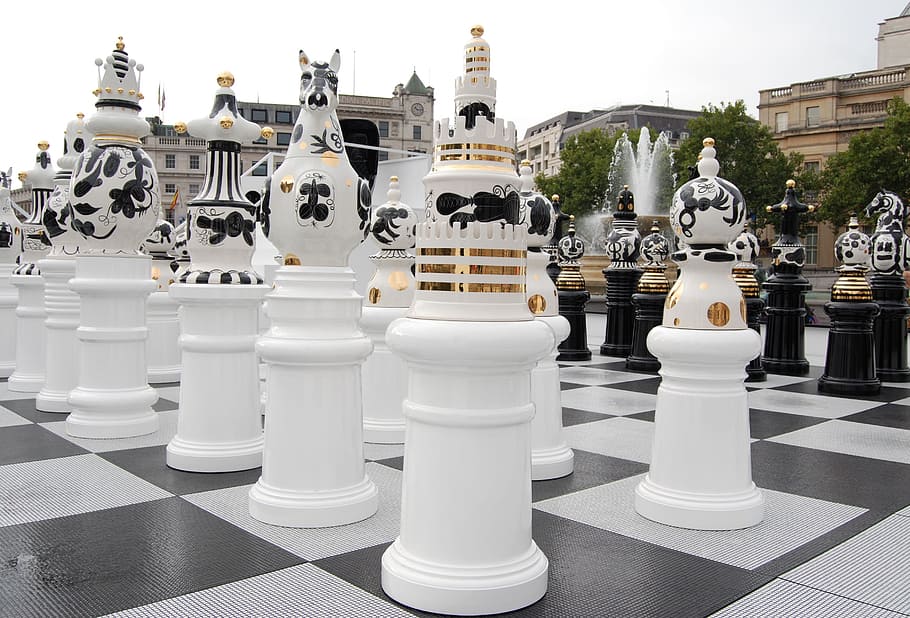 trafalgar square, chess, black, white, strategy, chess board, chess pieces, game, board, competition