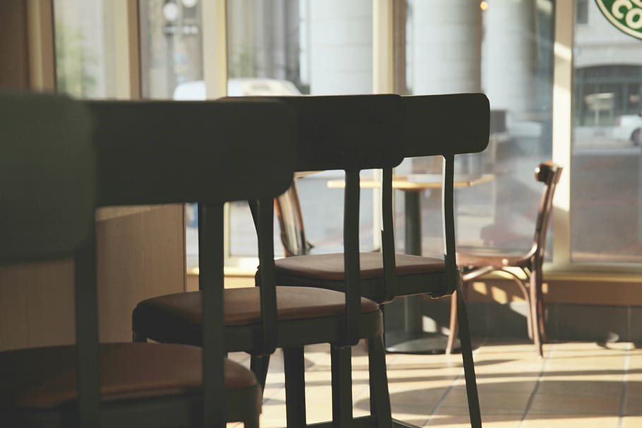 low, angle, photography, three, black-and-red, leather-padded, wood-framed, bar, stools, chair