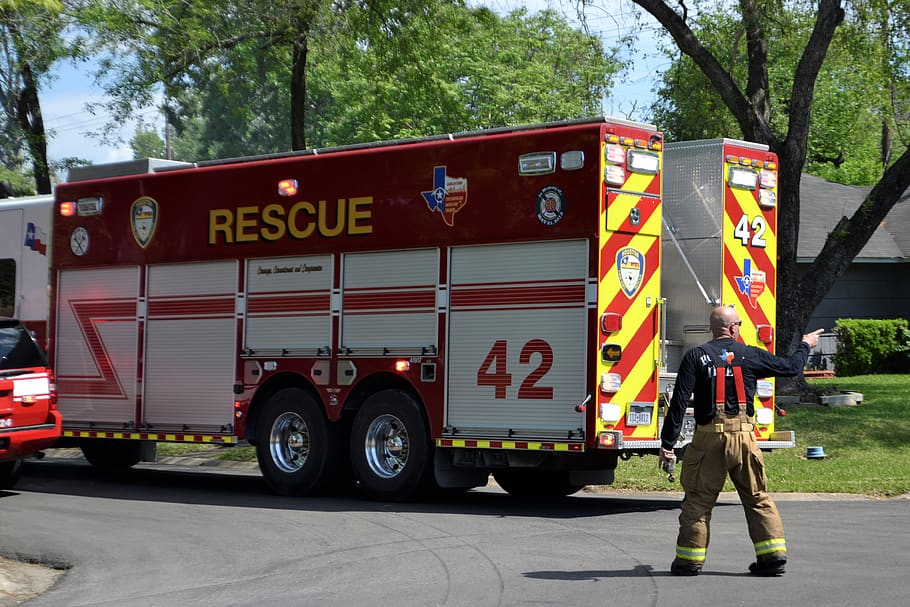 bombeiro, caminhão de bombeiros, emergência, resgate, veículo, vermelho, segurança, serviço, equipamento, uniforme