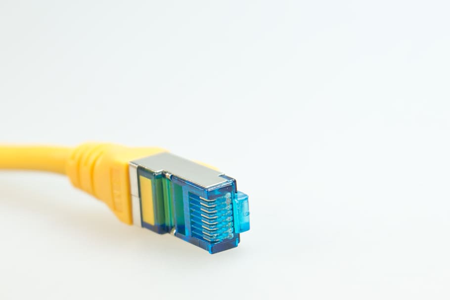 selectivo, foto de enfoque, amarillo, azul, cable utp, cables de red, rj45, parche, cable de conexión, red