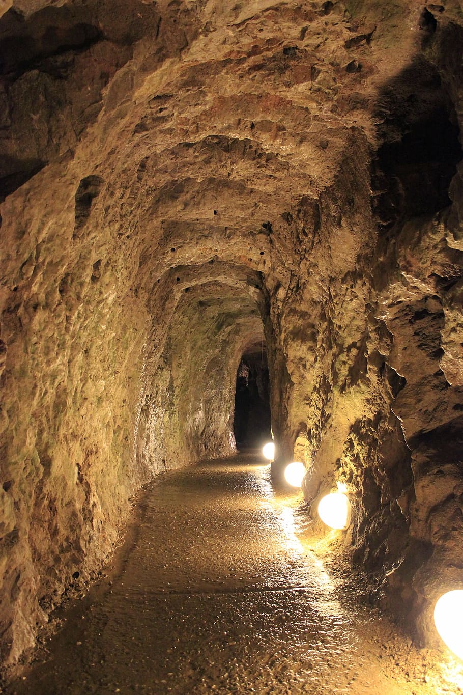 茶色の地下トンネル, 洞窟, 不気味な, 古代, 暗い, 光, 古い, 怖い, ホラー, 死
