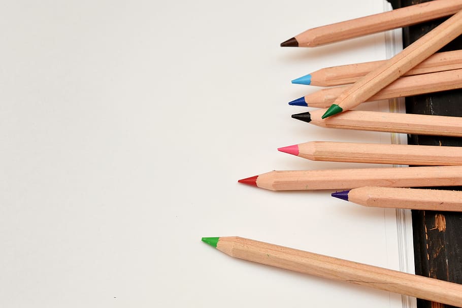 lápices escolares, aula, escuela, lápices, varios, educación, estudio, lápiz, madera - material, blanco