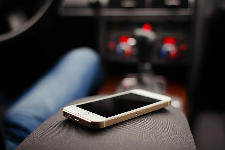 iphone 5, 5s, iPhone 5S, Gold, Car, cars, driver, interior, iphone, mobile
