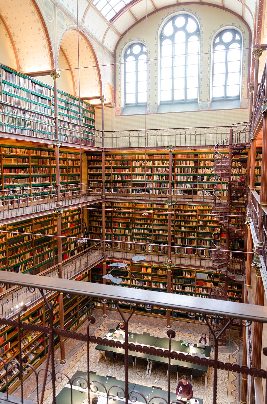 interior de la biblioteca, biblioteca, interior, libros, amsterdam, rijksmuseum, visitantes, estante, estantería, educación