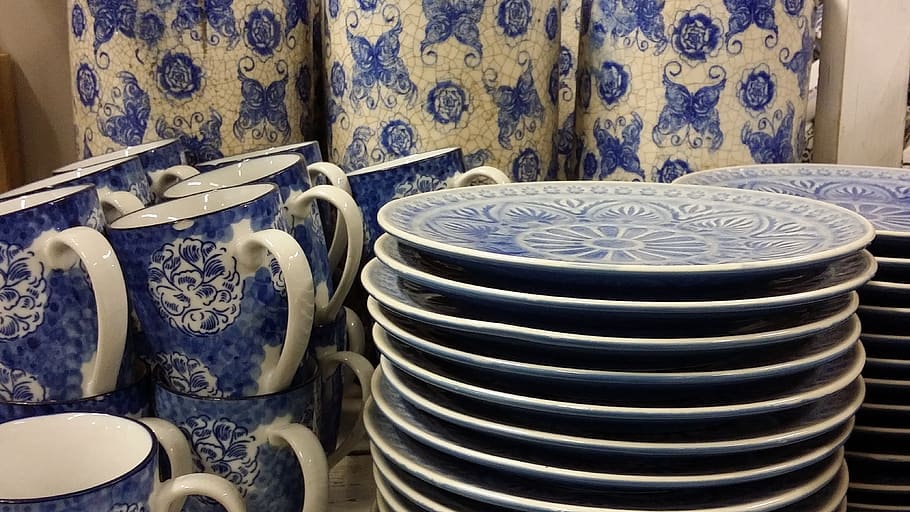 kitchenware and tableware, blue, shop, live, interior, indoors, pattern, design, ceramics, floral pattern