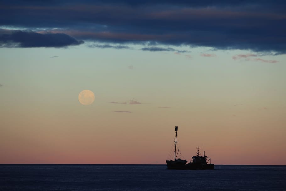 dusk, ocean, boat, ship, moon, moonrise, dawn, silhouette, water, clouds