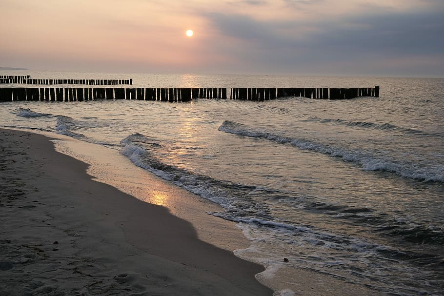 puesta de sol en la orilla del mar, playa, abendstimmung, resplandor crepuscular, mar, aguas, arena, costa, arena de la playa, naturaleza
