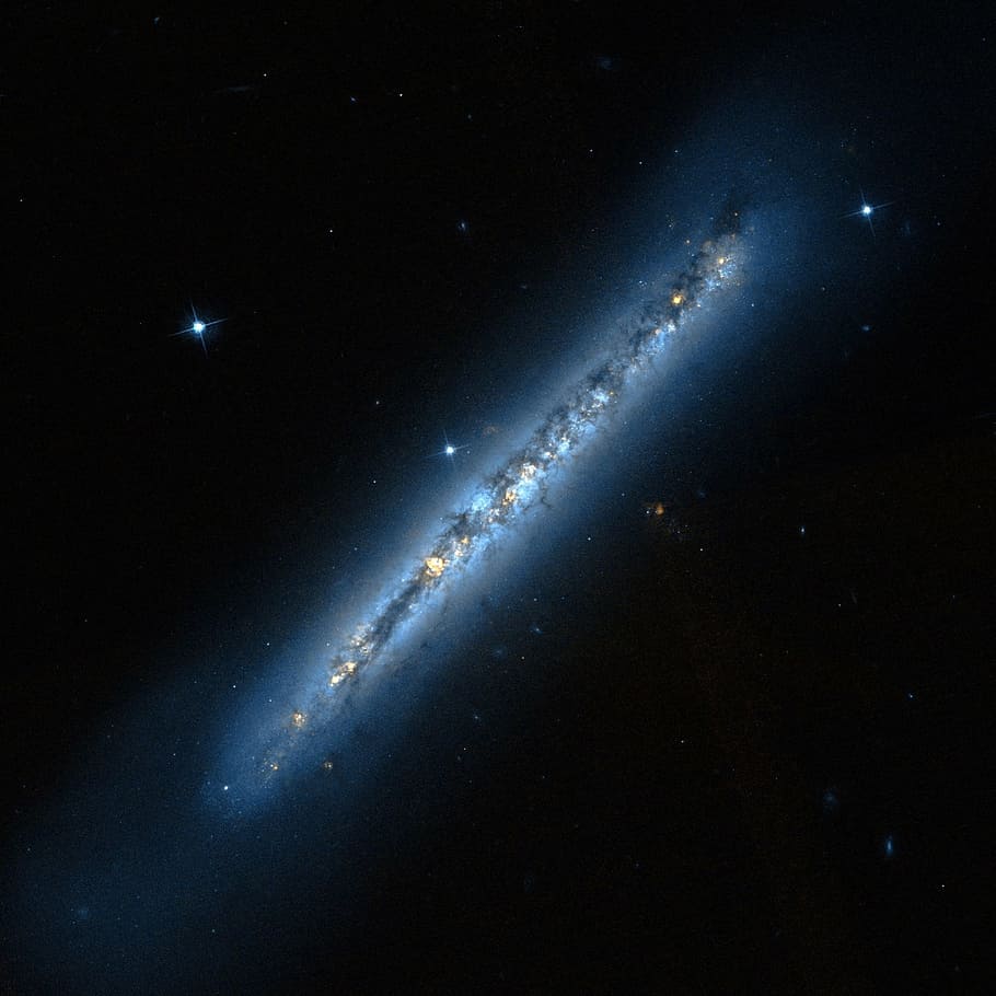 galaksi spiral, ngc 4634, kosmos, luar angkasa, koma berenices, sains, langit, nasa, hubble, teleskop luar angkasa