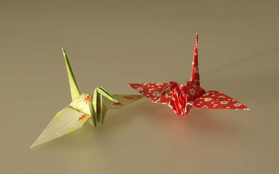 two, red, green, bird arogamis, origami, paper, art, paper folds, tinker, birds