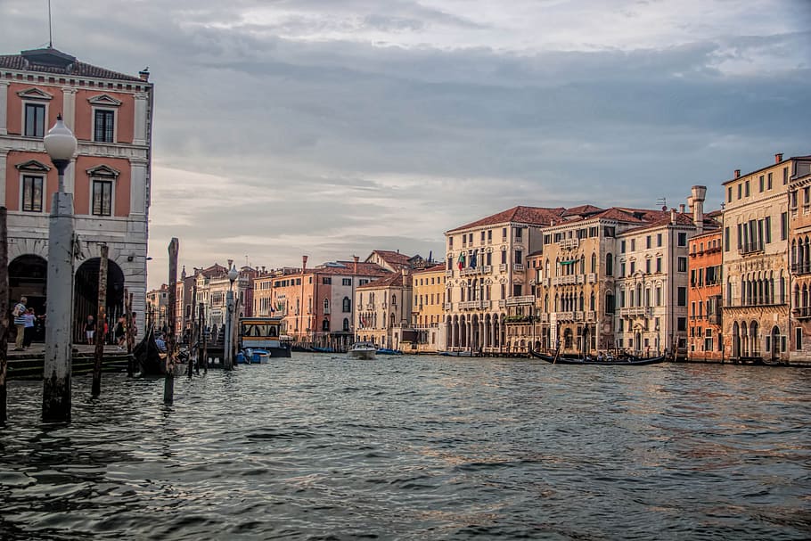 venecia, italia, canal veneciano, gran canal, exterior del edificio, agua, estructura construida, arquitectura, cielo, frente al mar
