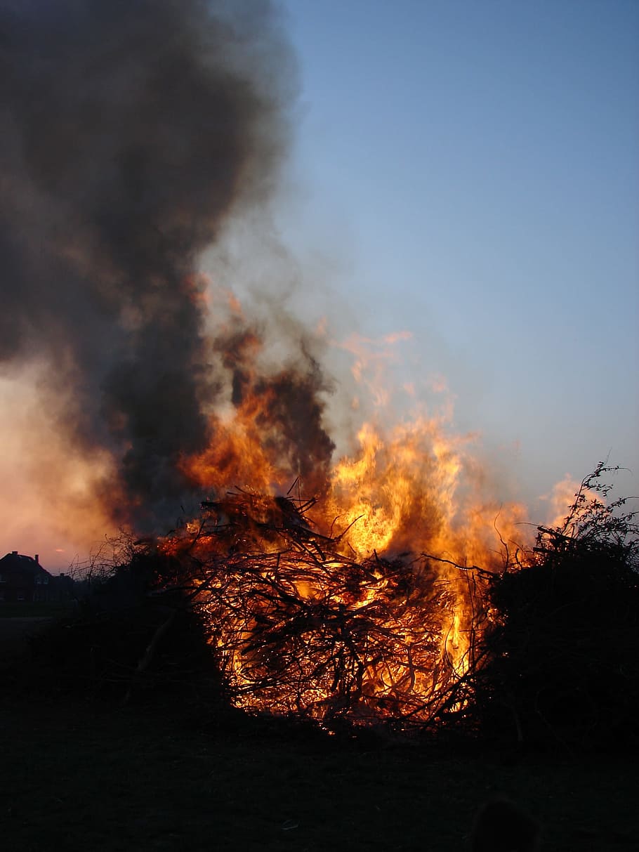 Fire, Campfire, Flame, Burn, Firelight, heat, fire - Natural Phenomenon, burning, heat - Temperature, smoke - Physical Structure
