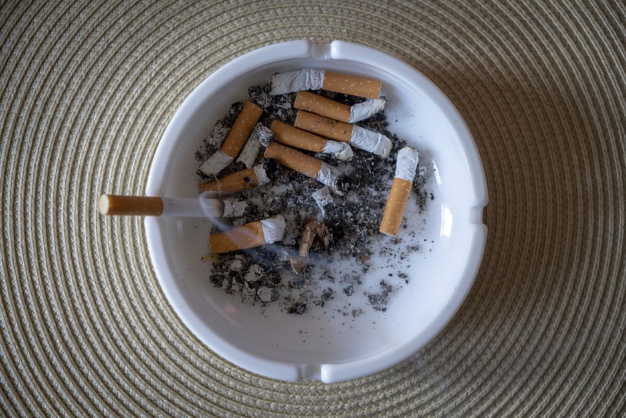 cinzeiro, tabagismo, inclinação, bitucas de cigarro, cinza, vício, insalubre, cigarros, nicotina, ponta de cigarro