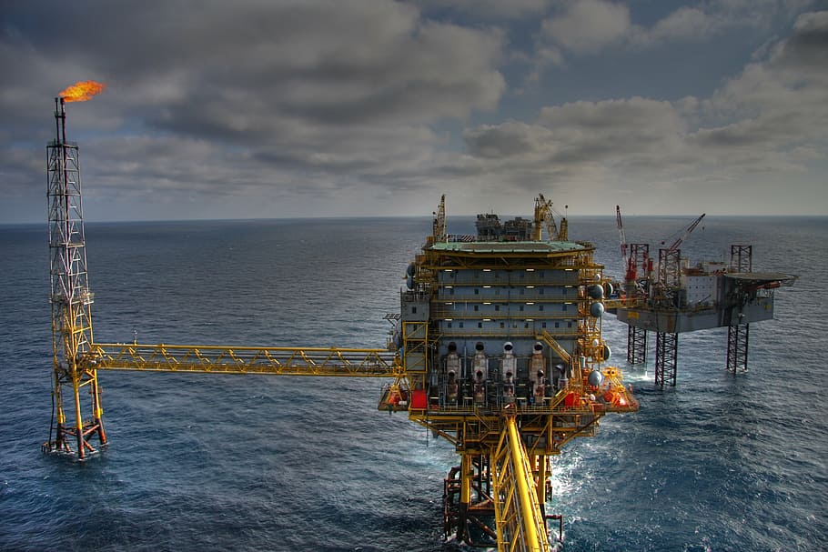 oil refinery, middle, body, water, daytime, rig, oil industry, work, sea, horizon over water