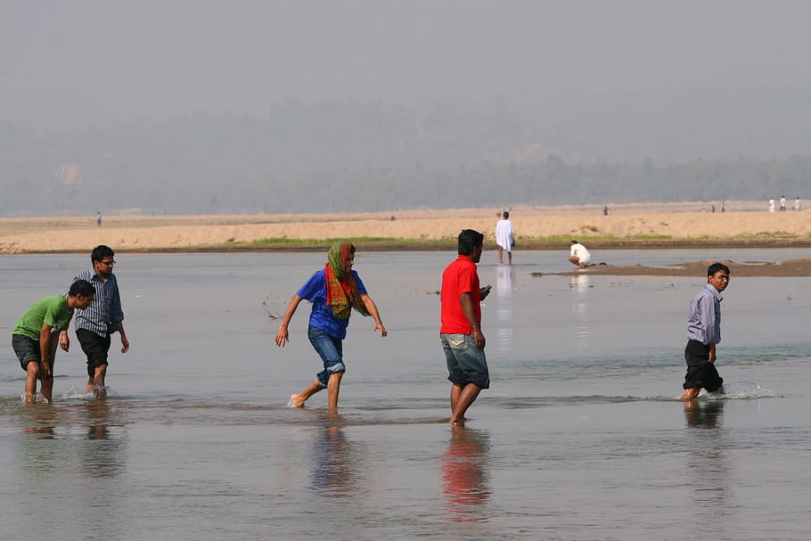 cuerpo, agua, río, personas, fiesta, Wade, retozando, vadeando, mar, río de bangladesh