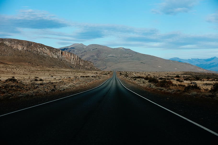 estrada de asfalto, em direção a, montanha, paisagem, fotografia, preto, concreto, estrada, nuvens, dia