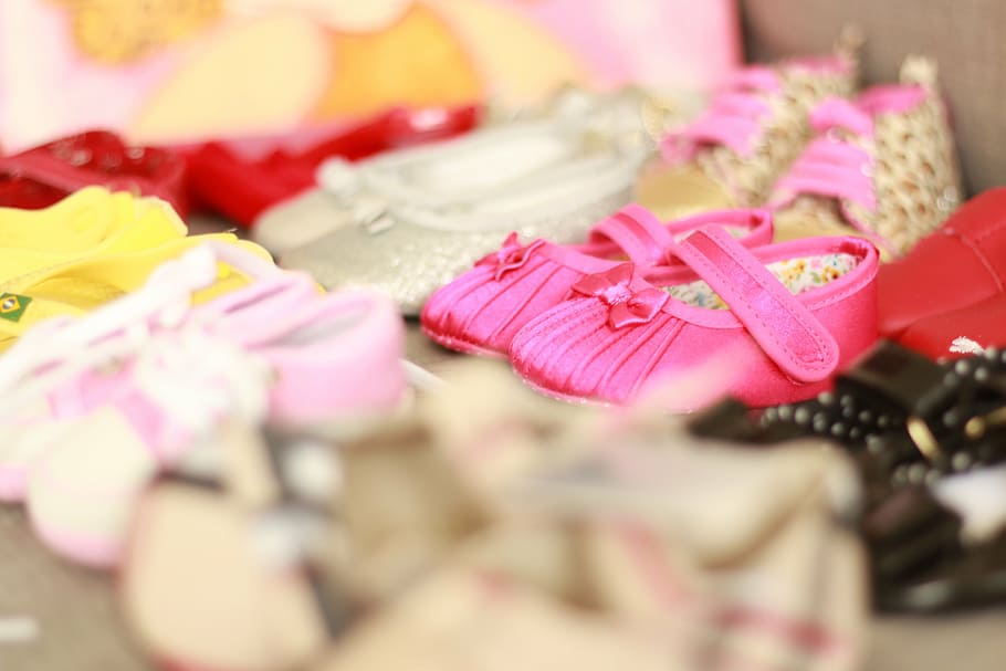 shallow, focus photography, girl, shoes, girls shoes, little shoes, kids shoes, pink, little feet, shoe