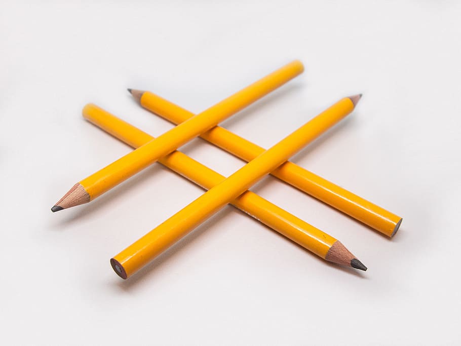 cuatro, naranja, lápices, blanco, superficie, análisis, etiqueta hash, hash, social, hashtag