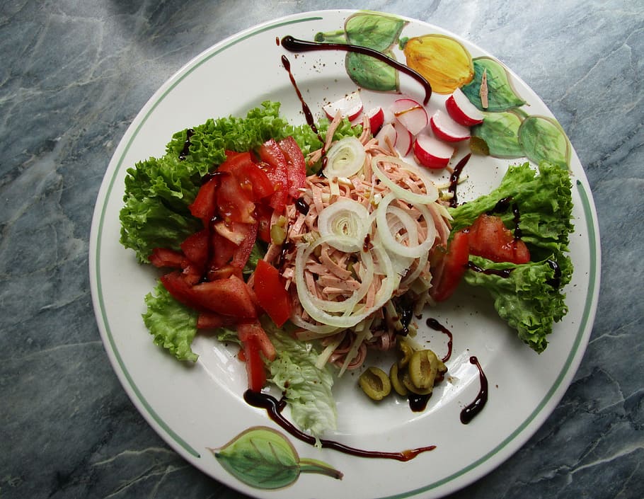 salada de vegetais, branco, cerâmico, placa, Comer, Salada, Salsicha, Refeição, salada de salsicha, festa no jardim
