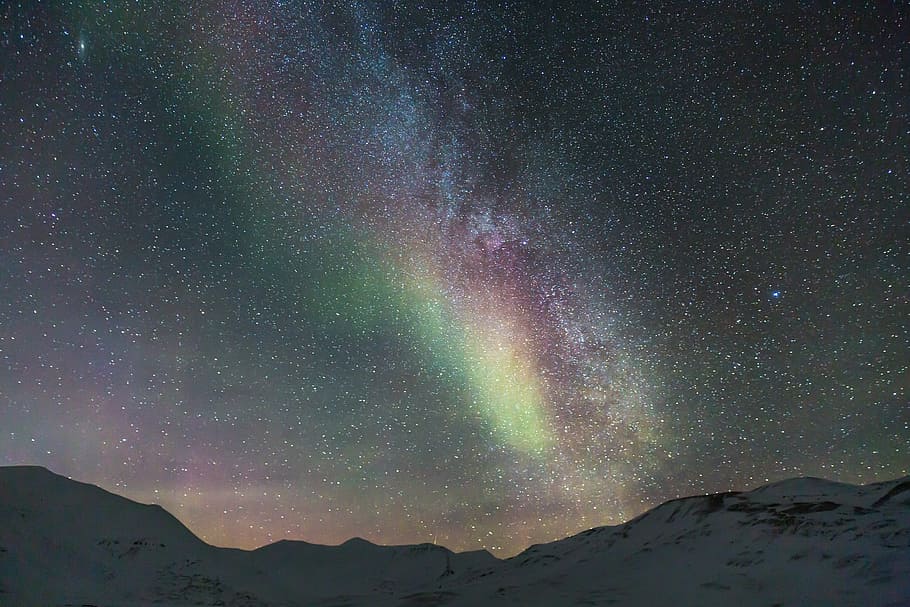 aurora boreal, galaxia, luces del norte, auroras, ártico, nieve, longyearbyen, fenómeno de luz, noche mágica, naturaleza