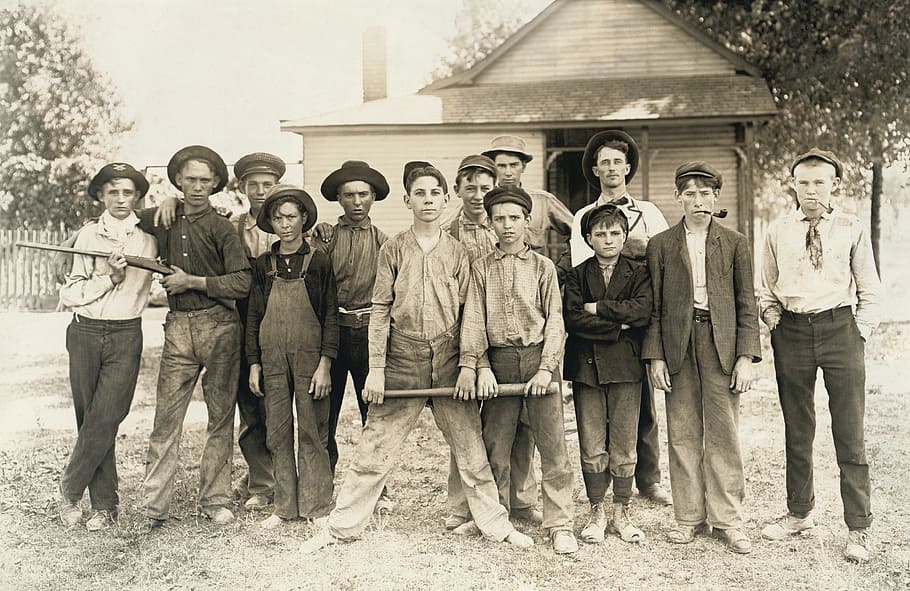 boys, standing, holding, guns photo, rascals, guys, mob, whipping boy, children, group