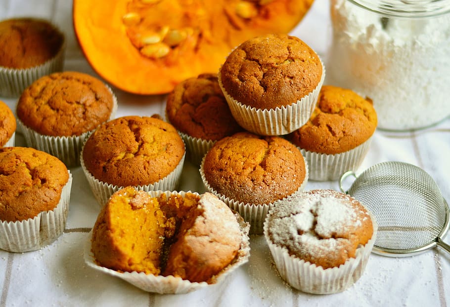 muffin near strainer, muffins, pumpkin muffins, pastries, bake, cake, cupcakes, small cakes, pastry art, chick