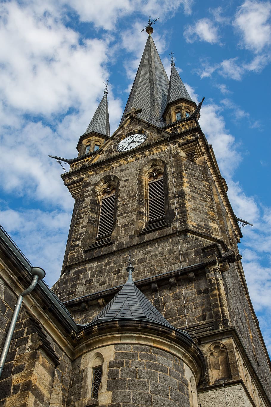 ザクセンの教会, 尖塔, ノイシュタット, 建築, 構築された構造, 宗教, 信念, 建物の外観, 低角度のビュー, 礼拝の場