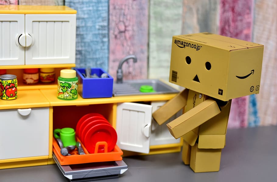 close-up photo, amazon danbo, danbo, figure, kitchen, house work, funny, toy, multi colored, container