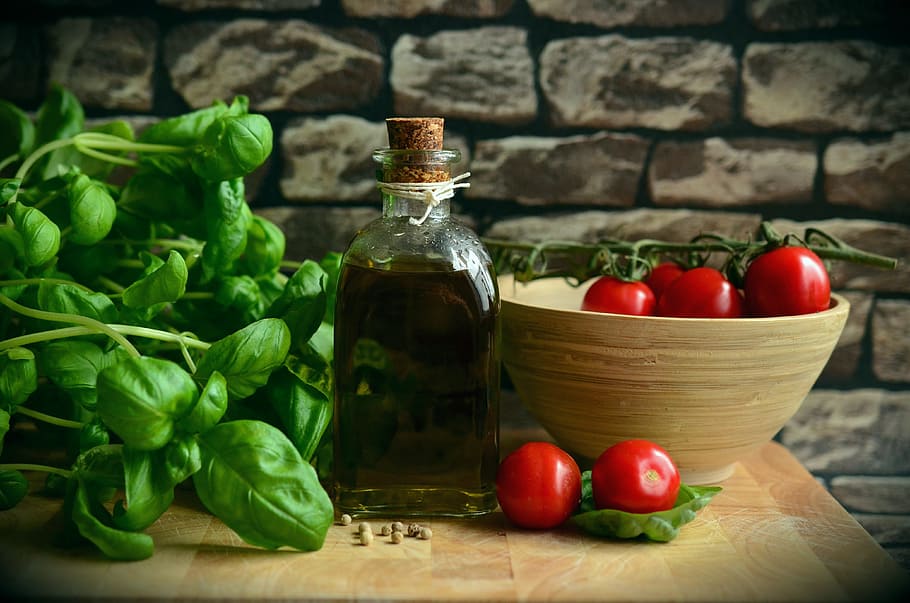 cereza, tomates, verde, espinacas, oliva, aceite, sentado, mesa, aceite de oliva, albahaca
