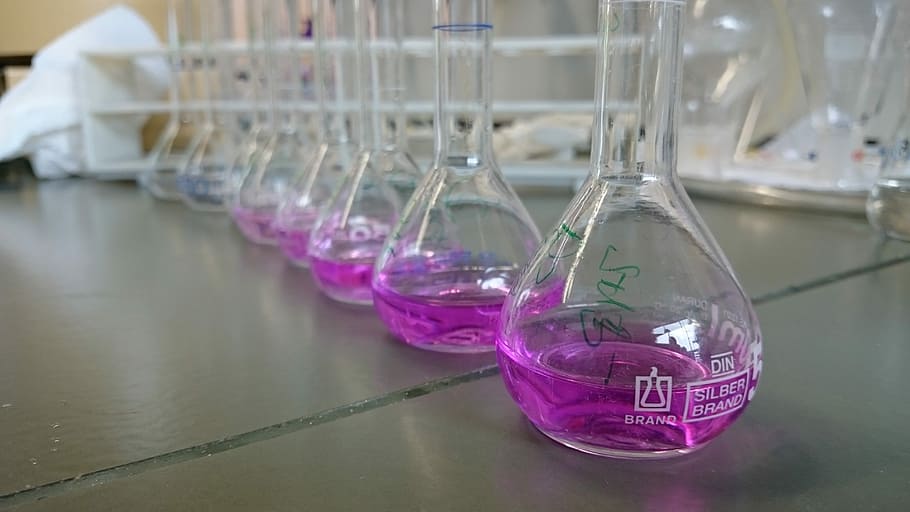 laboratorio, matraces volumétricos, volumétrico, matraces, serie de dilución, detección de nitrito, serie estándar, púrpura, pruebas de laboratorio, reactivo de nitrito