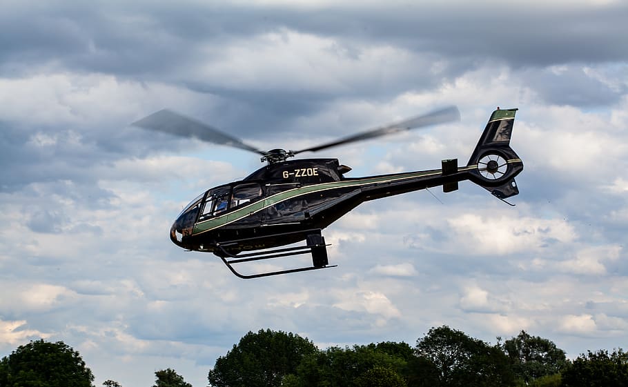 helicóptero preto, helicóptero decolando, decolando, helicóptero, voando, pára-brisa, ao ar livre, voar, hélice, heliporto