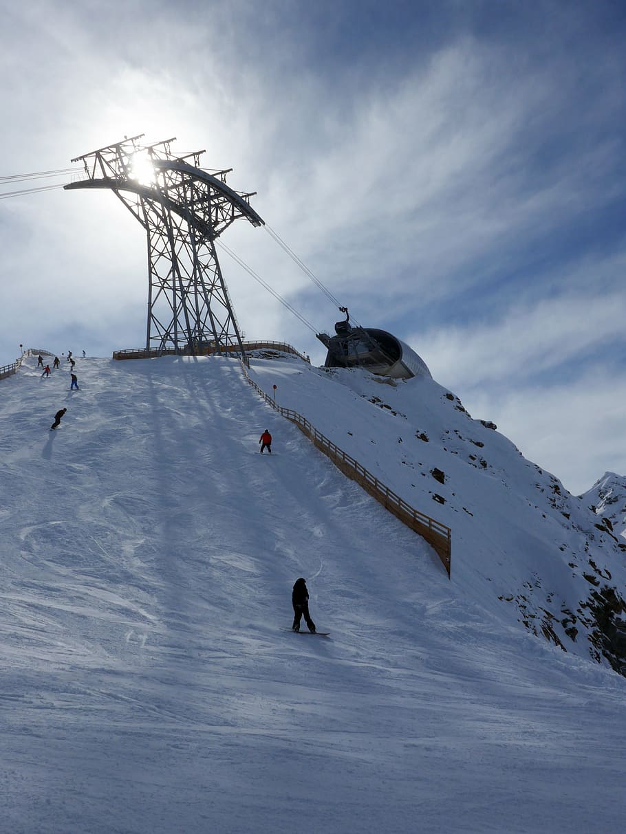 montanha, topo, pico, esqui, snowboard, pessoas, esporte, sol, névoa, estação