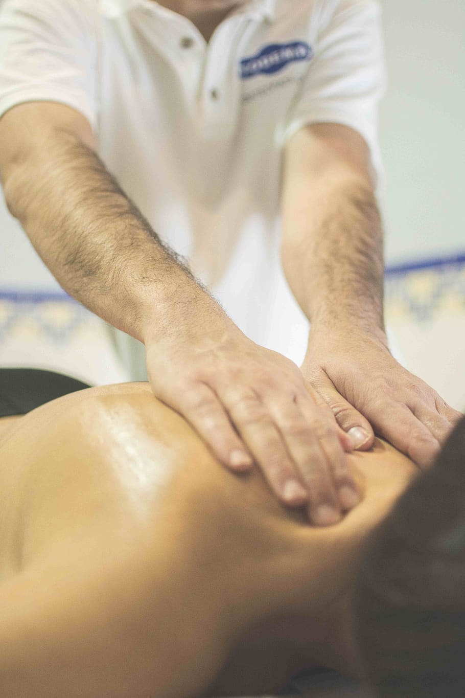 massage, masoterapia, physiotherapy, hands, back, human hand, hand, human body part, indoors, one person