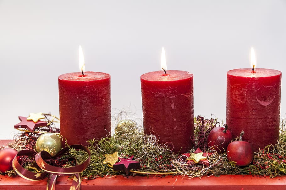 focus photo, three, red, lighted, pillar candles, advent, third candle, before christmas, light, candle