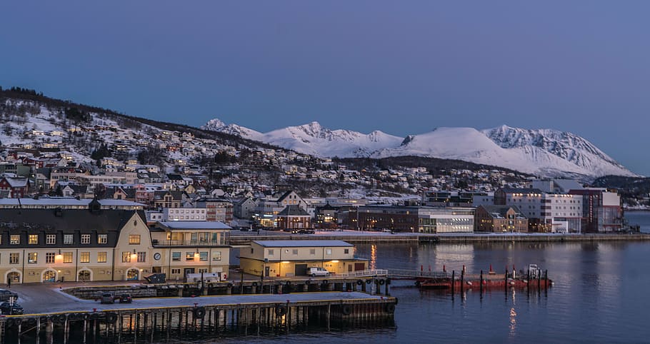 Noruega, costa, tromso, arquitectura, montaña, nieve, Escandinavia, puesta del sol, tarde, noruego