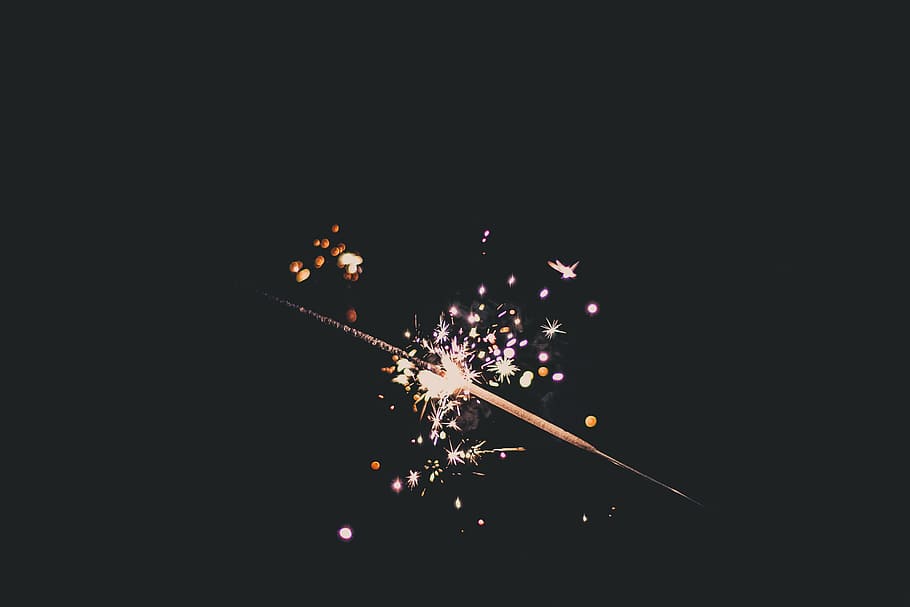 sparkler yang terbakar, abstrak, seni, blur, cerah, merayakan, perayaan, close-up, gelap, malam