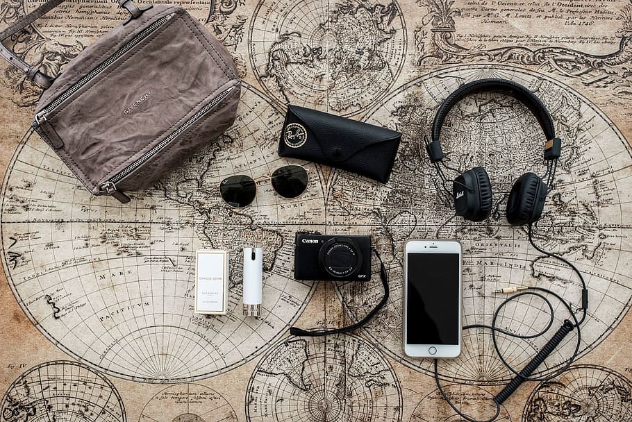 iphone, map, credit card, phone, headsets, sound, music, connection, high angle view, still life